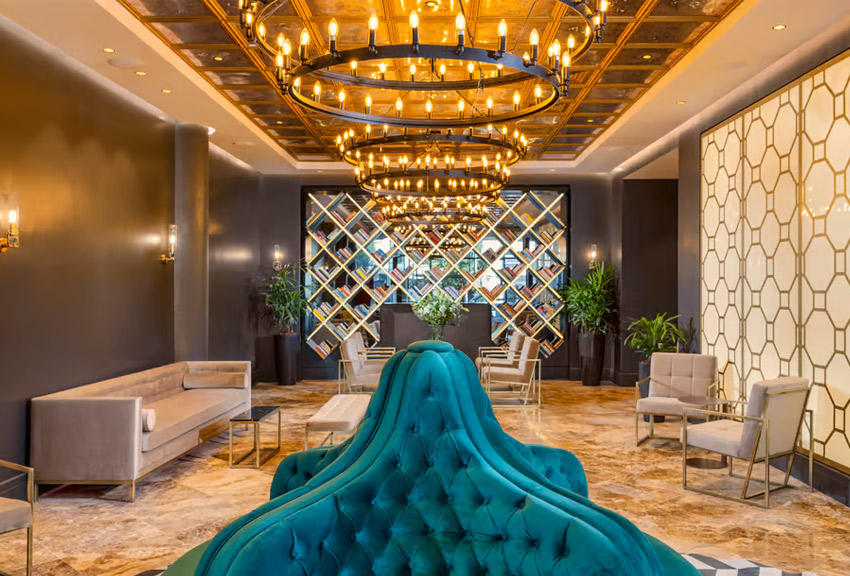 Debrah Brown, Tel Aviv